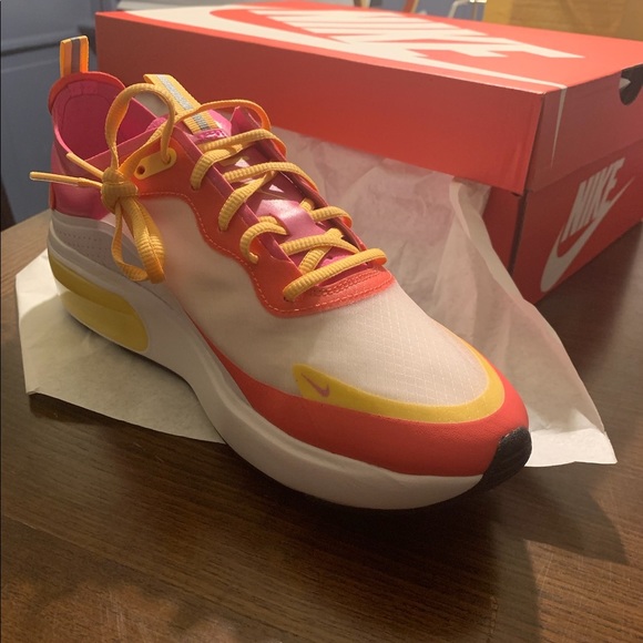 Nike Air Max Dia SE Lifestyle Shoe - Picture 5 of 10